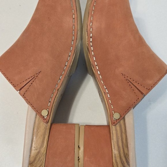 Dansko Maci Coral Orange Nubuck Suede Leather Slide Comfort Clogs Size 37. - Picture 6 of 11